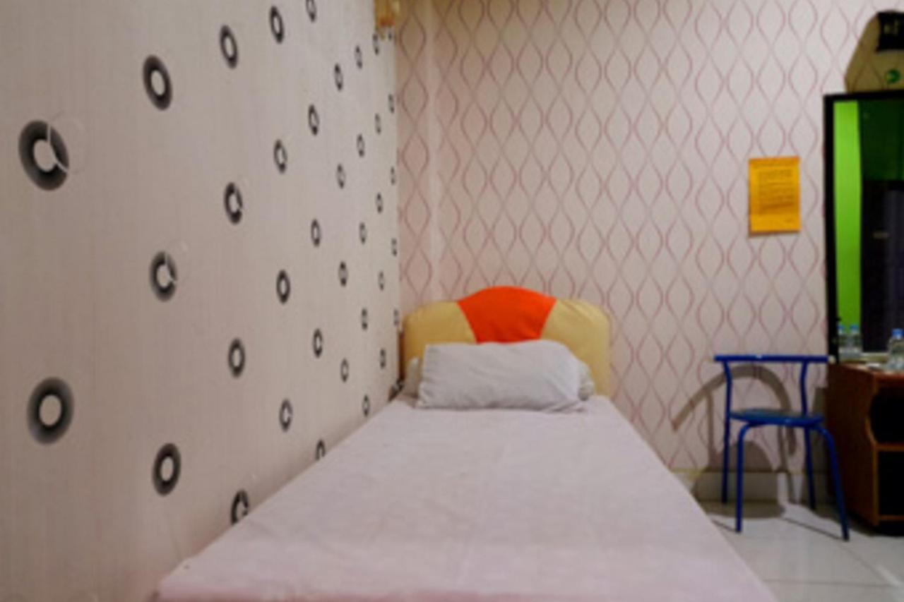 Hotel Rosichan Bau Bau Mitra Reddoorz Baubau المظهر الخارجي الصورة