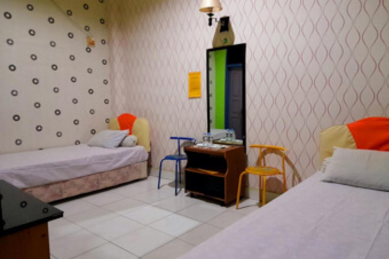 Hotel Rosichan Bau Bau Mitra Reddoorz Baubau المظهر الخارجي الصورة