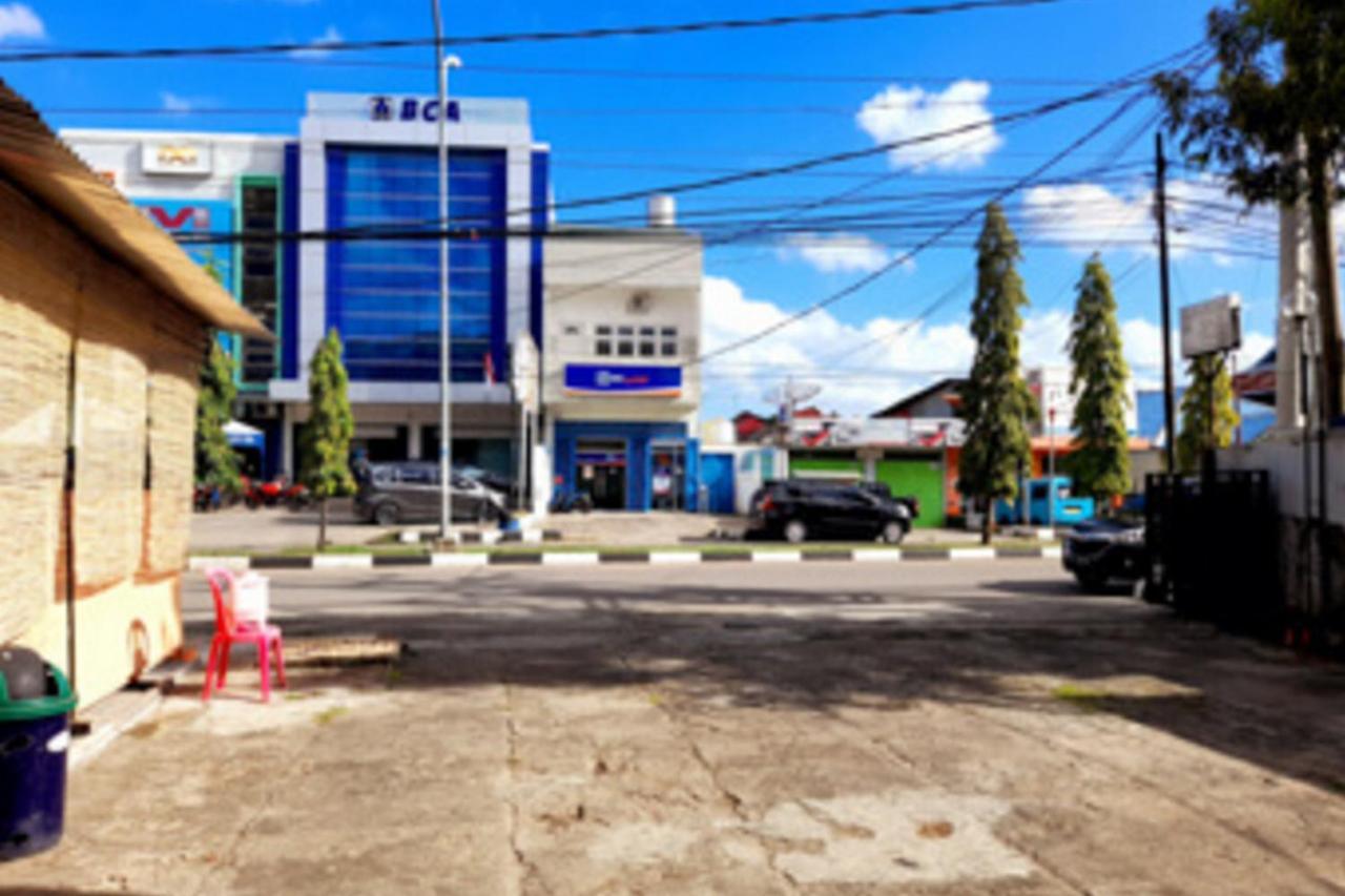 Hotel Rosichan Bau Bau Mitra Reddoorz Baubau المظهر الخارجي الصورة
