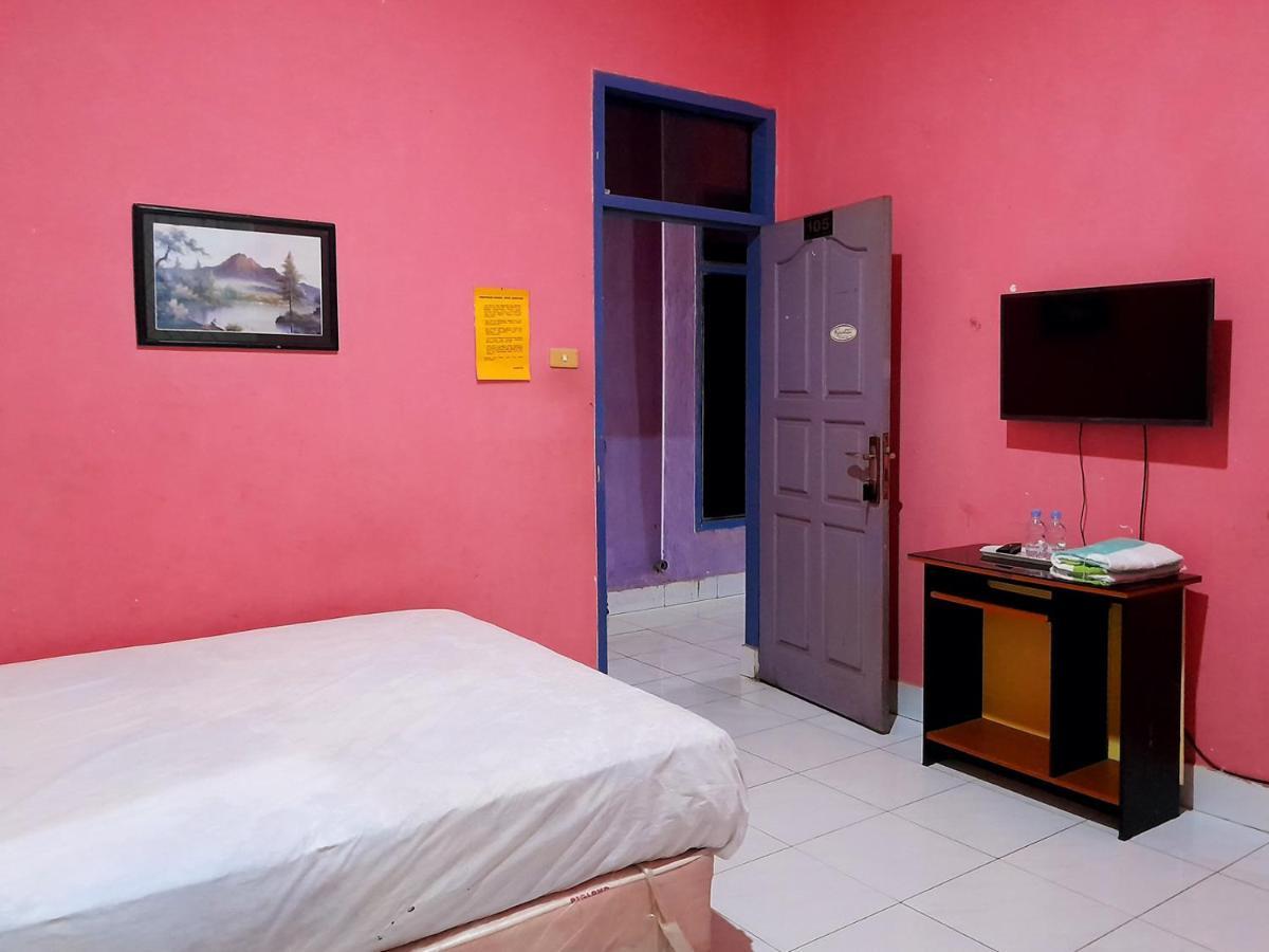 Hotel Rosichan Bau Bau Mitra Reddoorz Baubau المظهر الخارجي الصورة